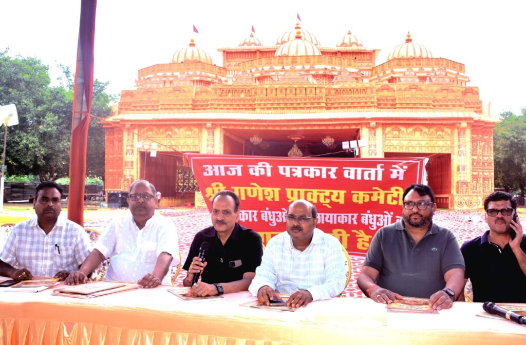 दिल्ली के अक्षरधाम मंदिर तर्ज पर सजेगा बप्पा का भव्य दरबार, 27 को विराजेंगे मनौतियों के राजा