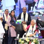 चिकित्सा सेवा केवल पेशा नहीं, बल्कि मानवता की सर्वोच्च साधना है भावी चिकित्सक जीवन में कुछ सार्थक करने का संकल्प लें और समाज को स्वस्थ बनाने में अपनी महत्त्वपूर्ण भूमिका निभाएं: राज्यपाल आनंदीबेन पटेल