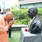 सिंगापुर में गरजे योगी: “अब यूपी में न कर्फ्यू, न दंगा, सब चंगा है”; निवेश के लिए भारतीय डायस्पोरा को किया आमंत्रित