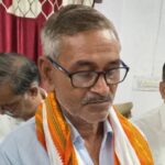 ‘डीएम साहब! मैं जिंदा हूँ, कागजों में मुझे मार दिया गया’; मोहनलालगंज समाधान दिवस में किसान की गुहार पर जिलाधिकारी हैरान