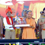 मुख्यमंत्री ने बरेली में 68,000 ग्राम प्रहरियों को किया सम्मानित, मानदेय वृद्धि और 5 लाख की कैशलेस स्वास्थ्य सुविधा की बड़ी घोषणा